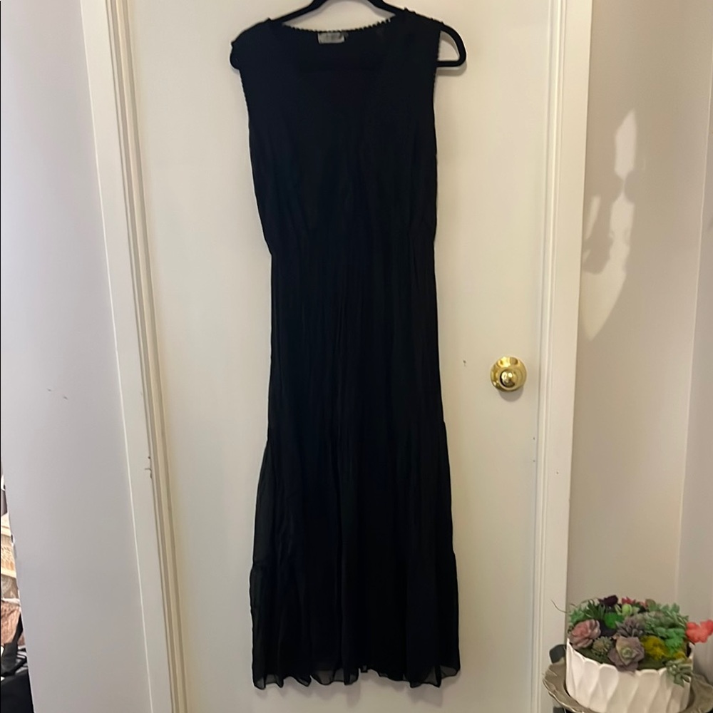 Elegant Black Sleeveless Dress